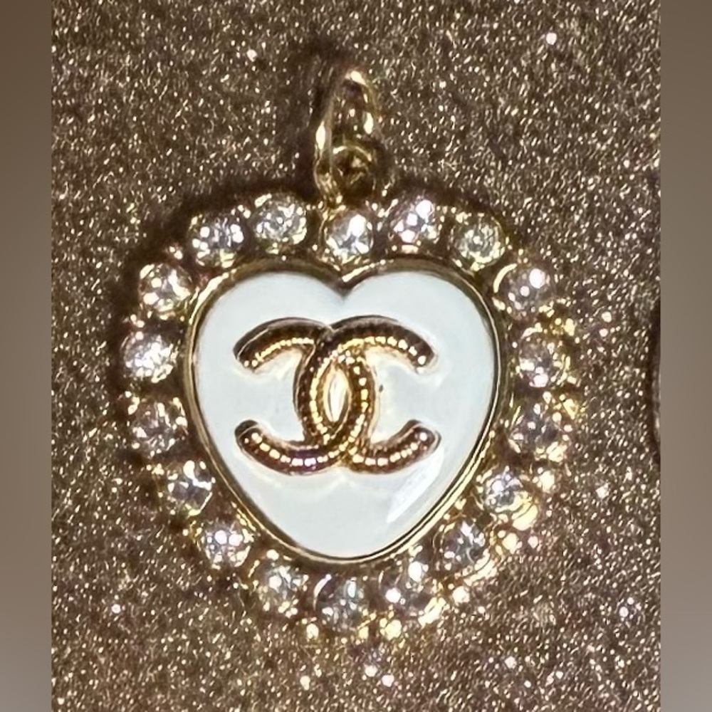 Chanel Gold and White Heart Charm Pendant Zipper Pull - Picture 1 of 3